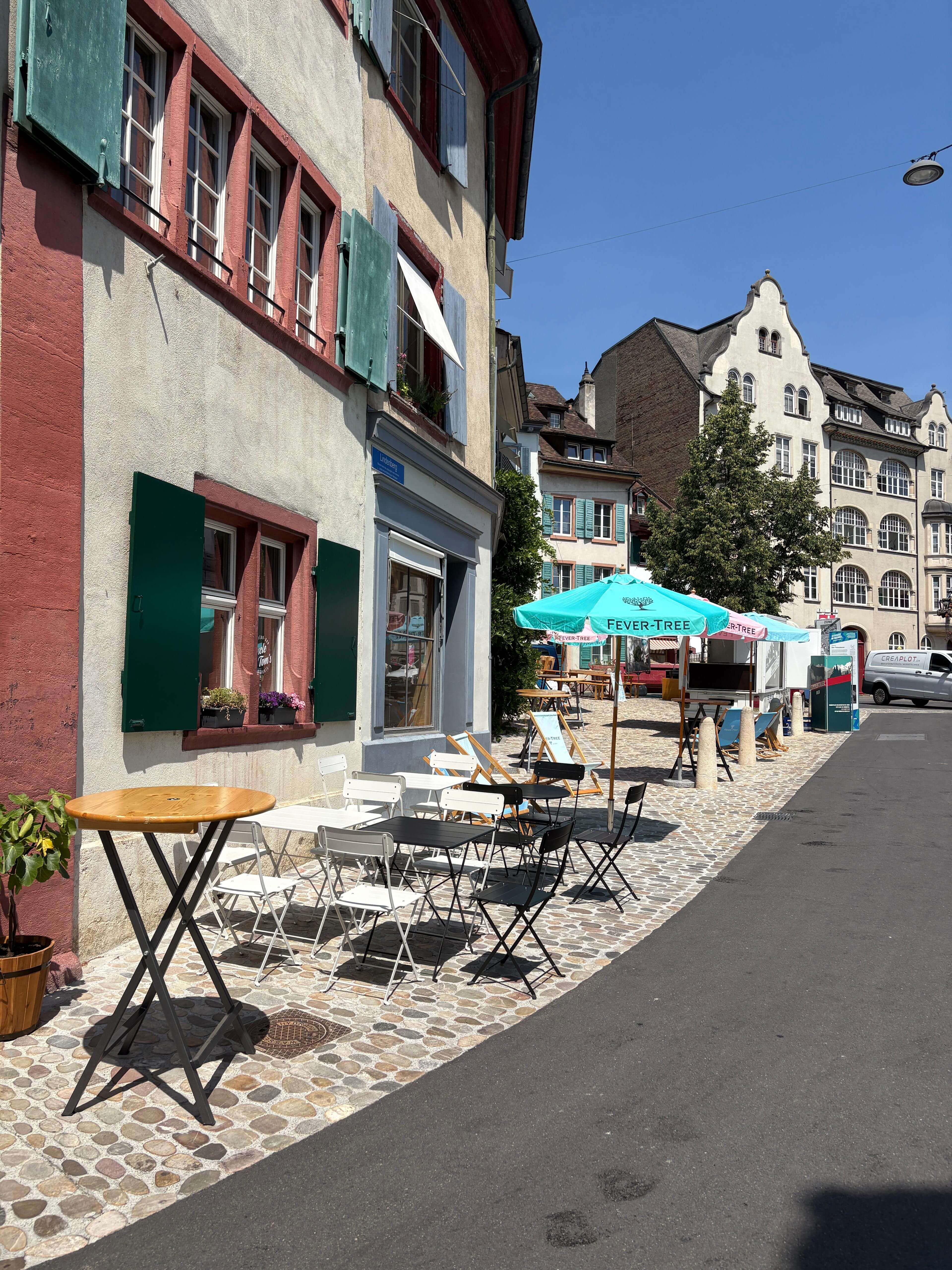 Apéro Bar & Café in Basel – Uncle Tom’s