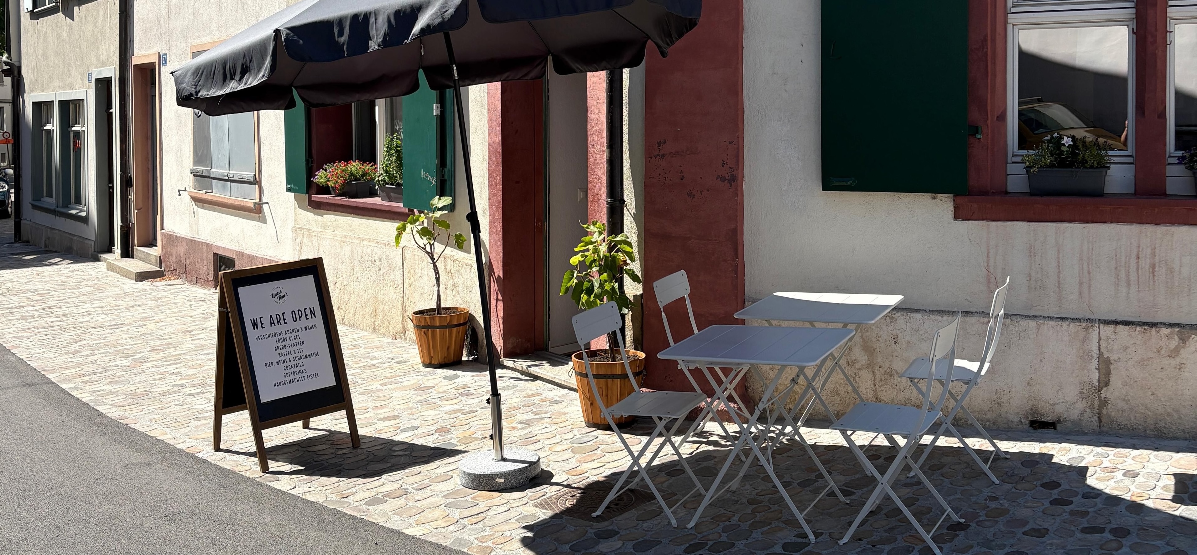 Willkommen bei Uncle Tom’s Apéro Bar und Café in Basel